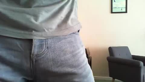 Snapshot of funslimguy chatting on April 2026 05:18:01 PM Funslimguy online show from April 2026 05:18:01 PM
