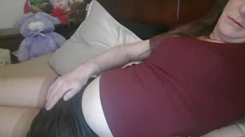 Jessie Love online show from January 2025 02:02:01 PM