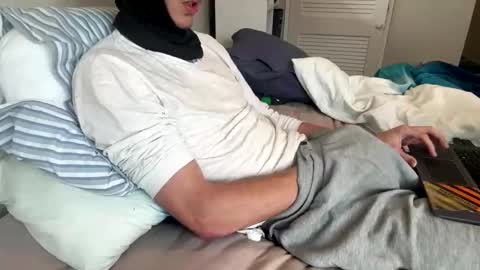 Snapshot of fuzzie_07 chatting on February 2025 10:19:02 PM fuzzie_07 online show from February 2025 10:19:02 PM