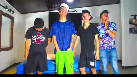 Snapshot of g4mens chatting on November 2025 04:01:02 PM G4MENS online show from November 2025 04:01:02 PM