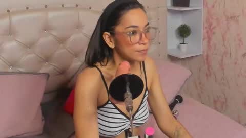 gabbieskinny online show from November 2025 04:18:01 PM