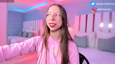 Snapshot of gabi_bunny chatting on February 2026 05:28:01 PM Gabi online show from February 2026 05:28:01 PM