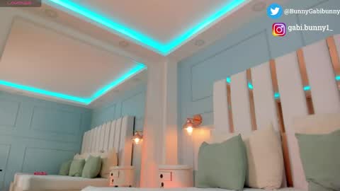 Gabi  online show from April 2026 06:04:02 PM