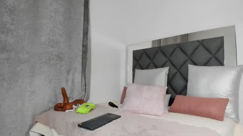 Snapshot of gabi_gonzales chatting on February 2025 04:37:02 AM Instagram soygabi g online show from February 2025 04:37:02 AM