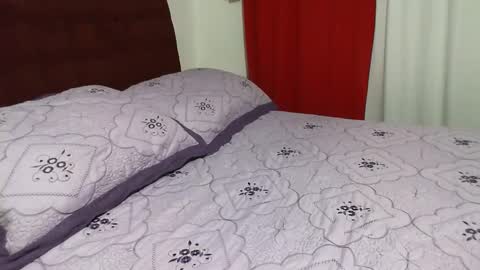 gaby  layla online show from November 2025 12:43:02 AM