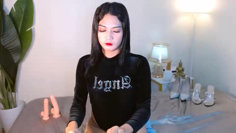 gabriela_deluxe online show from December 2025 06:59:02 PM