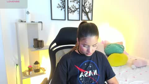 Snapshot of gabriella__tom chatting on April 2026 09:09:02 PM Gabriella online show from April 2026 09:09:02 PM