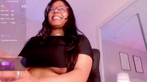 Snapshot of gabriqueen_gh chatting on September 2025 09:27:02 PM Gaby online show from September 2025 09:27:02 PM
