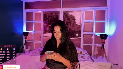 Snapshot of gaby_blaze chatting on December 2024 08:36:01 PM Gaby Blaze online show from December 2024 08:36:01 PM