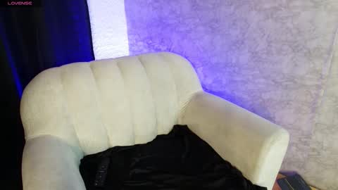 Snapshot of gaby_montiel chatting on November 2025 02:00:01 AM online show from November 2025 02:00:01 AM