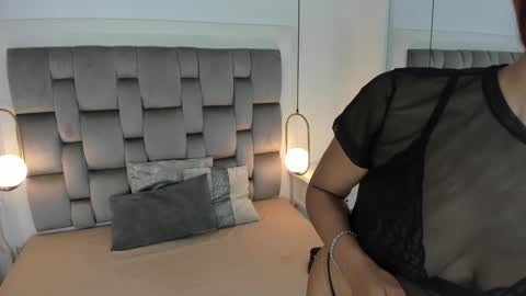 GABRIELA  online show from November 2025 11:31:02 AM