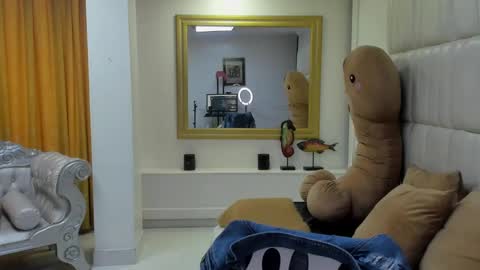 Snapshot of gaby_trent chatting on January 2025 06:33:02 PM gabriela online show from January 2025 06:33:02 PM