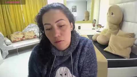 Snapshot of gaby_trent chatting on February 2025 02:20:01 PM gabriela online show from February 2025 02:20:01 PM