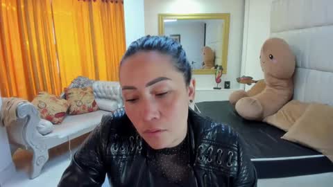 Snapshot of gaby_trent chatting on September 2025 02:09:02 PM gabriela online show from September 2025 02:09:02 PM