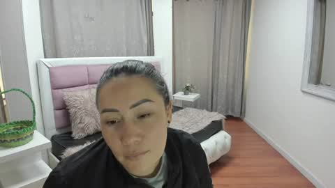 Snapshot of gaby_trent chatting on June 2026 04:33:01 PM gabriela online show from June 2026 04:33:01 PM