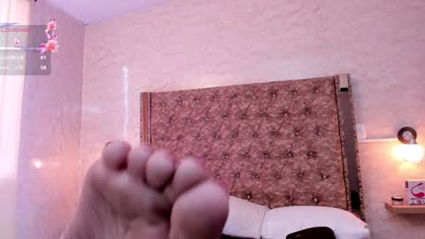 Snapshot of gabydesire chatting on December 2024 10:18:01 PM GABY DESIRE online show from December 2024 10:18:01 PM