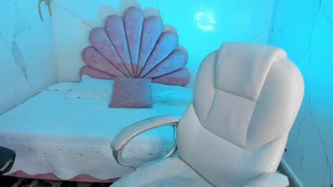 Snapshot of gabyowenss_ chatting on April 2026 10:43:01 PM Gaby Owens online show from April 2026 10:43:01 PM