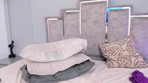 gabyyjones online show from January 2025 10:53:02 PM