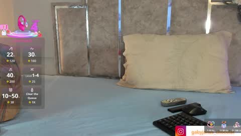 gabyyjones online show from November 2025 11:31:01 AM