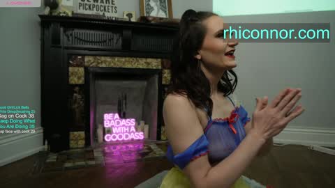 Rhi Connor   online show from December 2024 04:19:01 PM