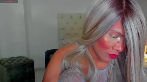 gaia_oficialll online show from November 2025 08:52:01 PM