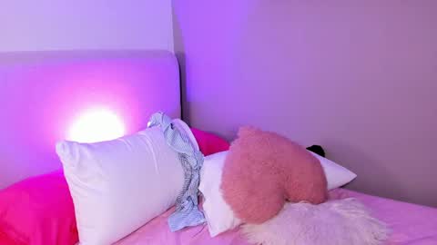 Snapshot of gaiabaker chatting on April 2026 04:28:02 AM Gaia Baker online show from April 2026 04:28:02 AM