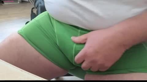 Snapshot of gallimanxxleu chatting on April 2026 01:45:01 PM Stutzen online show from April 2026 01:45:01 PM