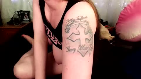 Snapshot of gamergirlroxy chatting on April 2026 08:06:01 PM GamerGirlRoxy online show from April 2026 08:06:01 PM