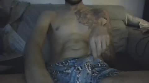 Snapshot of garyreal1990 chatting on December 2024 04:40:01 PM garyreal1990 online show from December 2024 04:40:01 PM