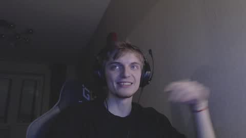 Snapshot of gasturfahe chatting on December 2024 11:09:01 PM gasturfahe online show from December 2024 11:09:01 PM