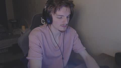 Snapshot of gasturfahe chatting on February 2025 03:16:01 PM gasturfahe online show from February 2025 03:16:01 PM