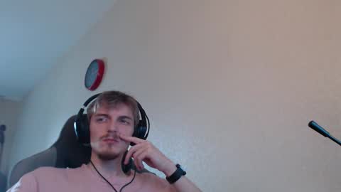 Snapshot of gasturfahe chatting on October 2025 08:13:01 AM gasturfahe online show from October 2025 08:13:01 AM