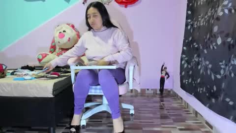 Snapshot of gaticahot001 chatting on November 2025 11:43:01 AM Diana online show from November 2025 11:43:01 AM