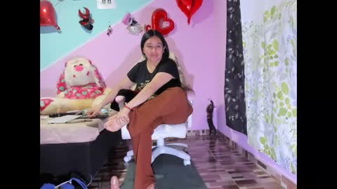 Snapshot of gaticahot001 chatting on November 2025 02:44:02 AM Diana online show from November 2025 02:44:02 AM