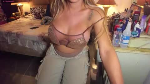 Snapshot of gaticahotts chatting on April 2026 02:55:01 AM melanny villa online show from April 2026 02:55:01 AM