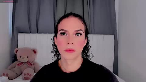 Snapshot of gatitavenecis1 chatting on September 2025 05:17:01 PM Vnecis Marn online show from September 2025 05:17:01 PM