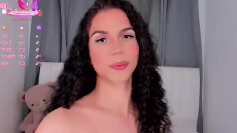 Snapshot of gatitavenecis1 chatting on October 2025 06:52:01 PM Vnecis Marn online show from October 2025 06:52:01 PM