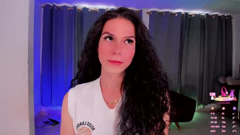 Snapshot of gatitavenecis1 chatting on April 2026 06:52:02 PM Vnecis Marn online show from April 2026 06:52:02 PM