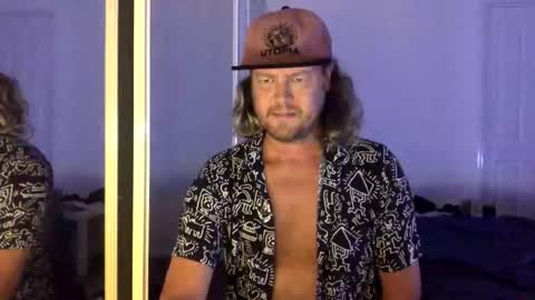 Snapshot of gcsurfer81 chatting on March 2026 08:10:01 AM gcsurfer81 online show from March 2026 08:10:01 AM