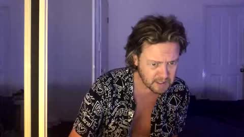 Snapshot of gcsurfer81 chatting on April 2026 08:15:01 AM gcsurfer81 online show from April 2026 08:15:01 AM