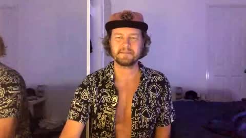 Snapshot of gcsurfer81 chatting on April 2026 08:32:01 AM gcsurfer81 online show from April 2026 08:32:01 AM