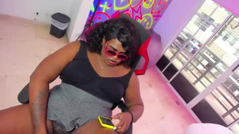 Snapshot of geanna_rose chatting on October 2025 03:20:02 PM geanna_rose online show from October 2025 03:20:02 PM