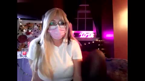 Snapshot of geekundercoverr chatting on April 2026 03:04:02 AM geek 3 online show from April 2026 03:04:02 AM