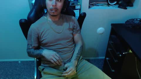 Snapshot of gefeeer chatting on October 2025 02:21:02 AM gefeeer online show from October 2025 02:21:02 AM