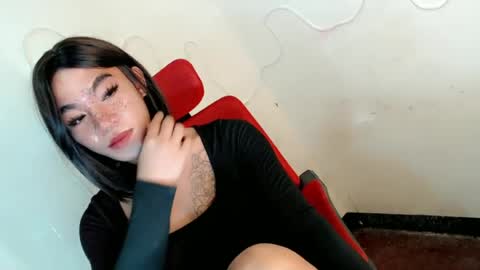 Snapshot of gelluxxx chatting on June 2026 05:39:01 PM gelo online show from June 2026 05:39:01 PM