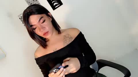 Snapshot of gelluxxx chatting on July 2026 02:42:01 AM gelo online show from July 2026 02:42:01 AM