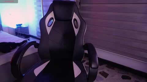 Gemma online show from December 2025 03:59:02 AM