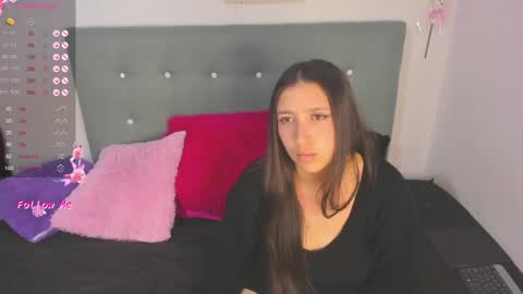 Snapshot of geminis_escorpio_10 chatting on April 2026 06:33:02 AM geminis and scorpio online show from April 2026 06:33:02 AM