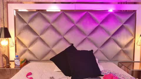 Maria  online show from September 2025 03:19:01 AM