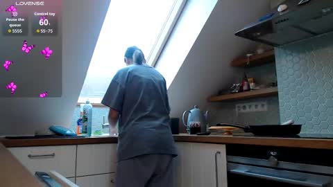 genev__ievee online show from December 2025 10:56:02 AM